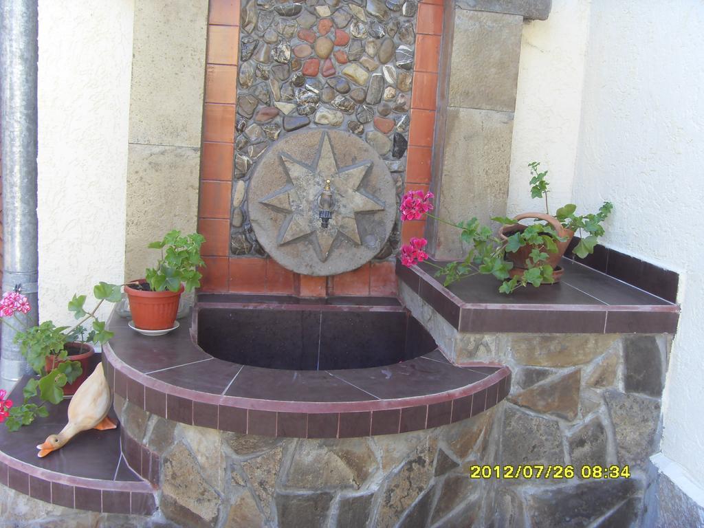 Guest House Vodolei Котел Екстер'єр фото